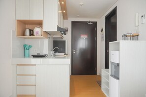 Studio | Dapur pribadi | Lemari es besar dan kompor