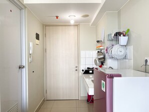 Studio | Eget kjøkken | Kjøleskap og kokeplater