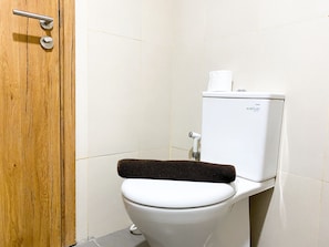 Bathroom - Modern Studio at LRT City Jatibening Apartment (Bekasi)