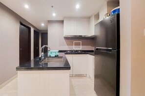 Private kitchen - Good Deal And Comfy 2Br Branz Bsd City Apartment (Pagedangan)