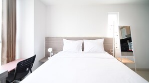 Minibar, free WiFi - Clean And Cozy Stay Studio At Taman Melati Surabaya Apartment (Surabaya)