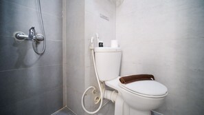 Studio | Bathroom | Shower, towels - Clean And Cozy Stay Studio At Taman Melati Surabaya Apartment (Surabaya)