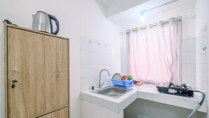 Studio | Dapur pribadi | Lemari es besar dan kompor