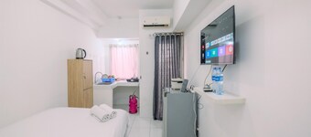 Simply Look Studio At Mont Blanc Bekasi Apartment