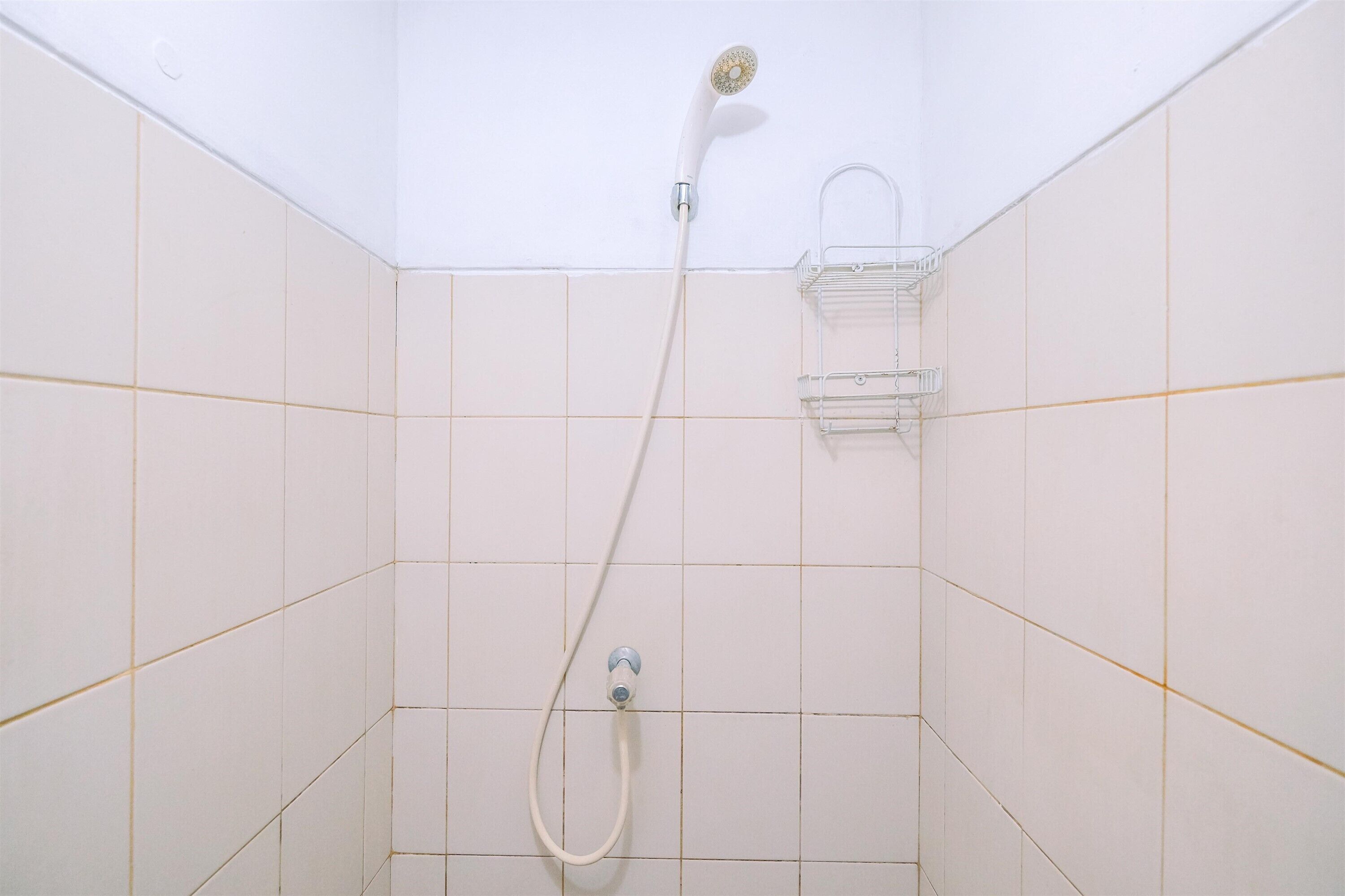 Studiolejlighed | Badeværelse | Bruser, håndklæder