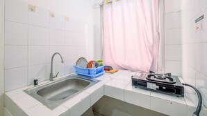 Studio | Dapur pribadi | Lemari es besar dan kompor