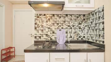 Apartment | Dapur peribadi | Peti sejuk/penyejuk beku saiz penuh, dapur