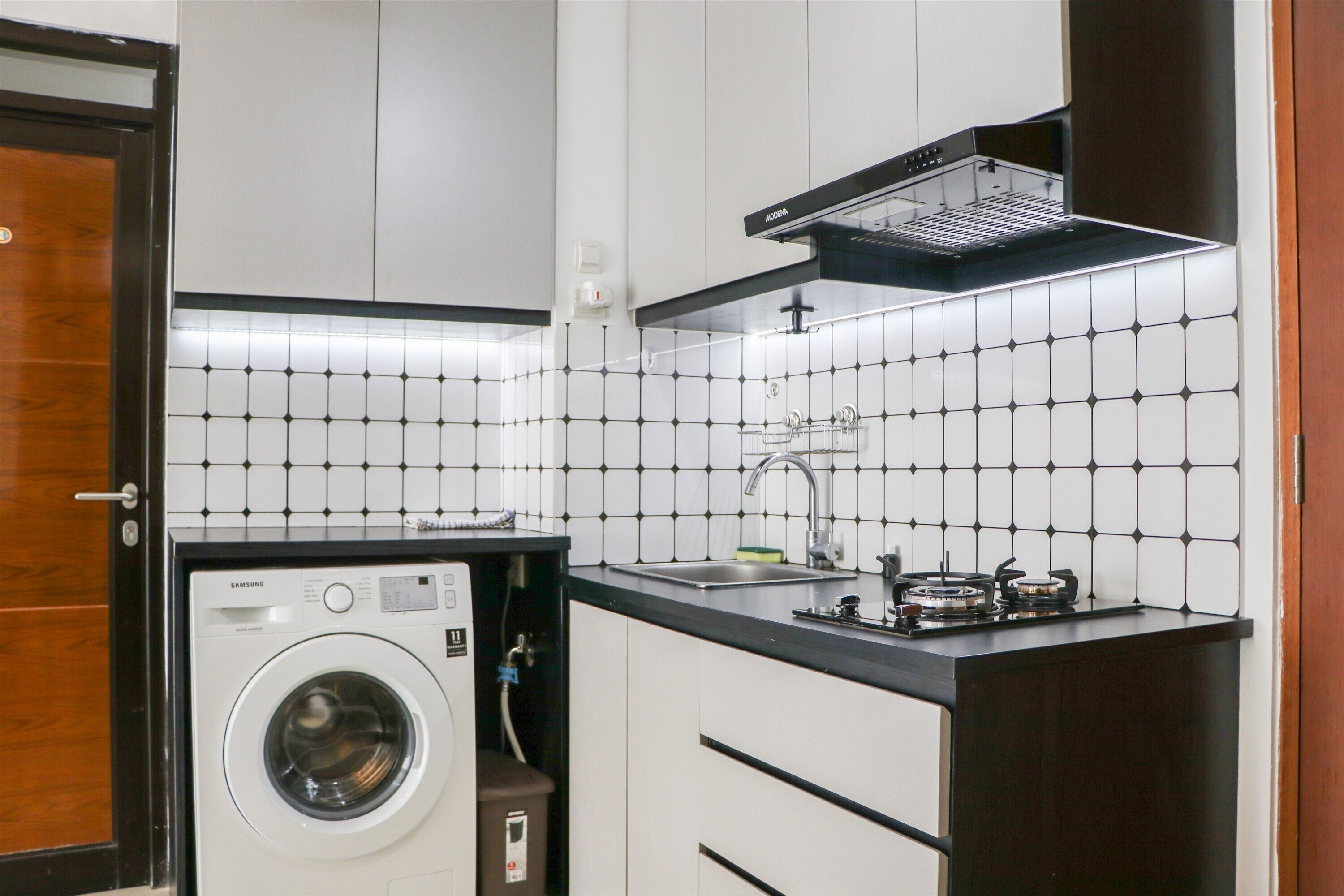 Departamento | Cocina privada | Refrigerador con congelador y parrilla de estufa 