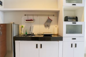 Studio | Eigene Küche | Großer Kühlschrank, Herdplatte