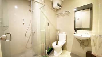 Studio | Bathroom | Shower, towels