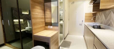 Studio | Private kitchen | Full-size fridge, stovetop