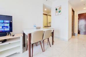Living area - Good Deal And Comfy 2Br Sky House Bsd Apartment (Pagedangan)