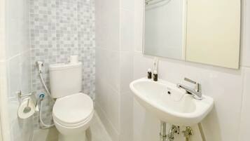 Studio | Bilik Mandi | Pancuran mandi, tuala disediakan