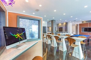 Dining - 😌 Serenity in Channelside + DBL Master 2/2 MidRise (Tampa)