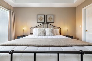 1 bedroom - Kingside ★ Channelside | 55 & 43” TV | Pool + Wifi (Tampa)