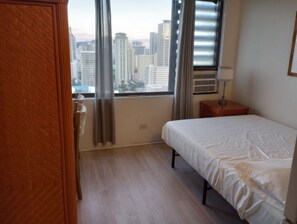 1 habitación, tabla de planchar con plancha, wifi y ropa de cama