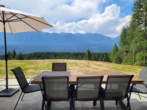 Stay Golden - Monashee House