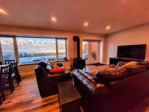 TV, peis og stereoanlegg