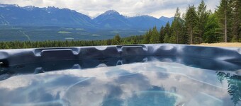 Stay Golden - Monashee House