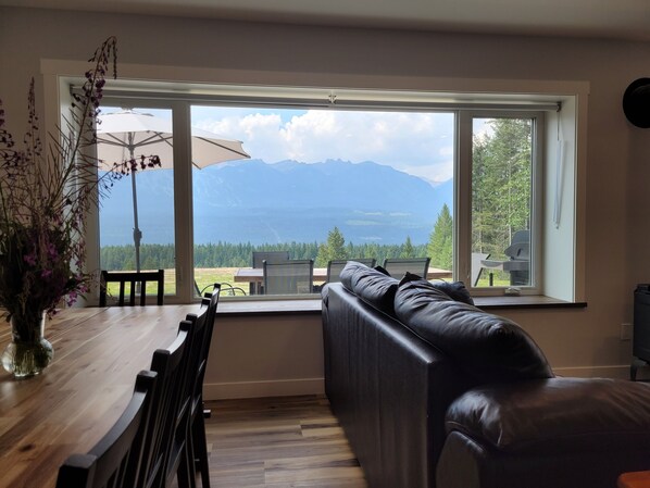 Interior - Stay Golden - sleeps 20. Bugaboo (Golden)