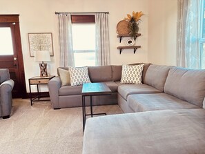 TV connectée, cheminée, baby-foot