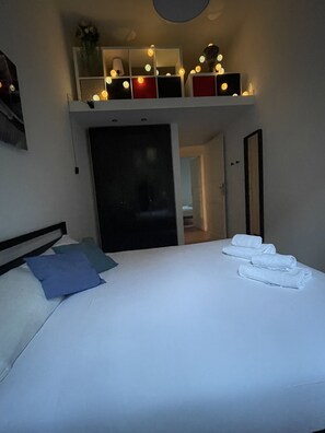 3 Schlafzimmer, Schreibtisch, Bügeleisen/Bügelbrett, Reisekinderbett