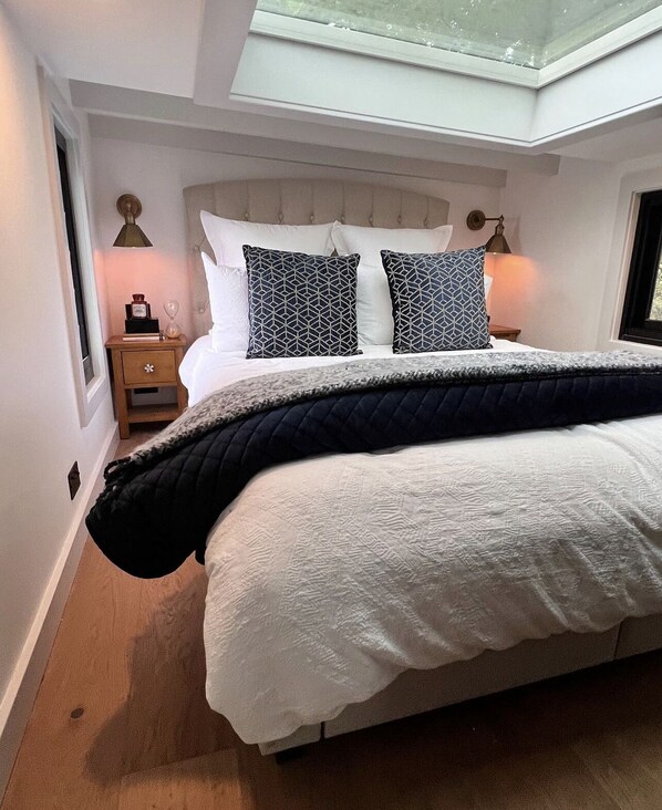 2 bedrooms, in-room safe, iron/ironing board, travel crib