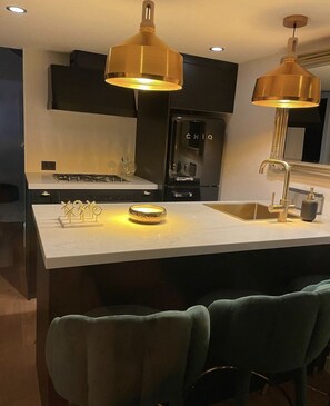 Fridge, microwave, oven, stovetop