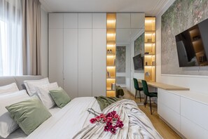 2 bedrooms, Egyptian cotton sheets, premium bedding, memory-foam beds - Luxury Piata Romana 2BR Urban Sanctuary by HOLT (Bucharest)