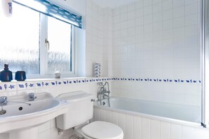 Een douche, een haardroger, handdoeken