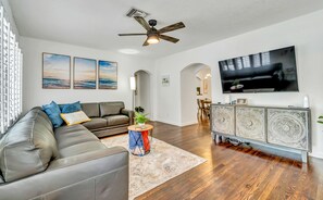 55-inch Smart TV with digital channels, streaming services, offices - Victoria Park Oasis with Heated Pool  (Fort Lauderdale)