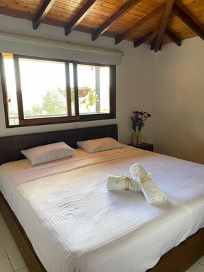 Rom – superior | Sengetøy av topp kvalitet, dundyner, wi-fi (inkludert) og sengetøy