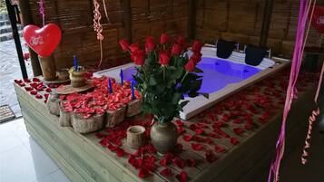 Couples’ dining
