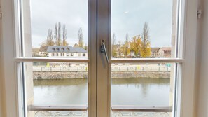 Interior - Au bord de l’eau (Strasbourg)
