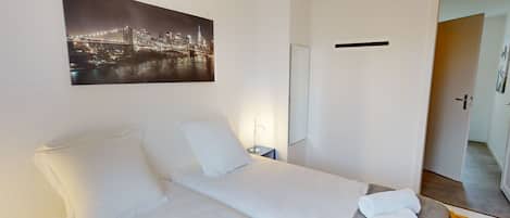 Free WiFi, bed sheets