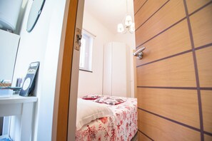 Unclassified image, 3 of 12, button