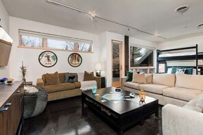 Smart TV, fireplace, offices