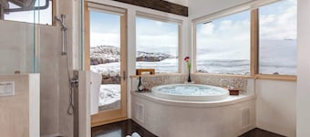 Abode at Elkhorn Estate, great for groups, views
