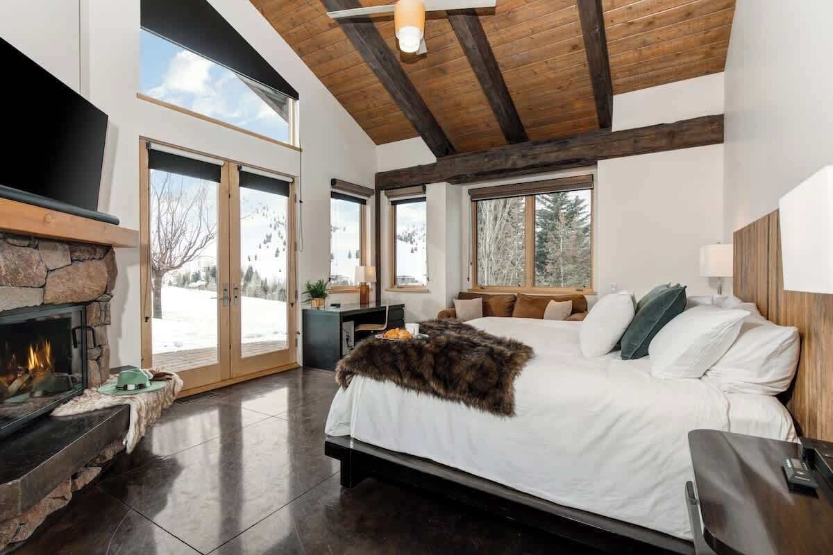 7 bedrooms, iron/ironing board, free WiFi