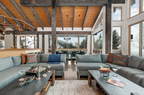 Abode at Elkhorn Estate, great for groups, views