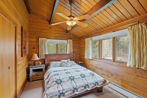 5 bedrooms, iron/ironing board, travel crib, WiFi - The Hunter River Cabin (Hunter)