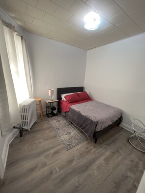 2 bedrooms, in-room safe, desk, iron/ironing board
