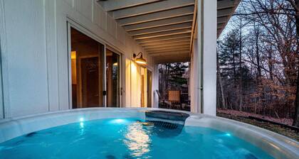 5BR 4BA house on shared lake