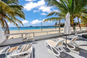 Beach nearby - Ruby Room  · CocoVaa Boutique Hotel - Ruby Suite (Simpson Bay)