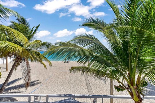 Ruby Room  · CocoVaa Boutique Hotel - Ruby Suite