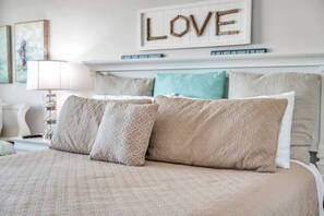 3 bedrooms, desk, iron/ironing board, travel crib