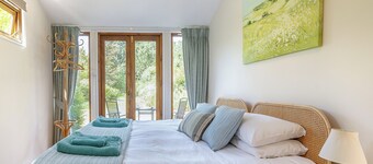 Flaxpool Well Garden Room