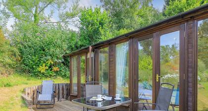 Flaxpool Well Garden Room