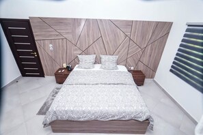 2 bedrooms, iron/ironing board, WiFi, bed sheets - Bel Appartement Lumineux de Haut Standing - Ibis (Cotonou)