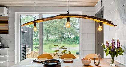 Stunning home in Thyholm with WiFi